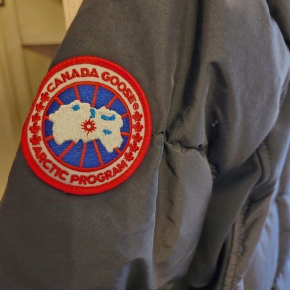 Canada Goose Men's Hybridge Down Jacket - Picture 5 of 7